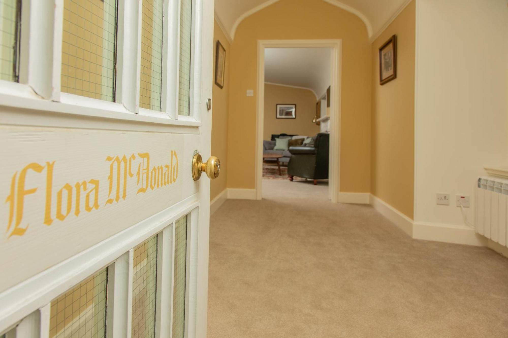 Armadale Castle Cabins Ardvasar  Room photo
